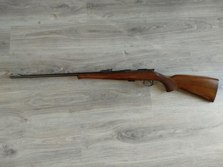 La carabina Brno está en Tarragona, se vende por 300€ , calibre 22lr, envío no incluido. 02