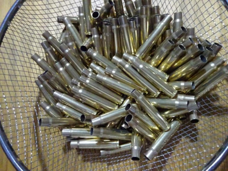 Muy buenas,

Vendidas las 130 vainas marca Cineshot by RWS del calibre 8X57 JS con un solo tiro, pulidas 00