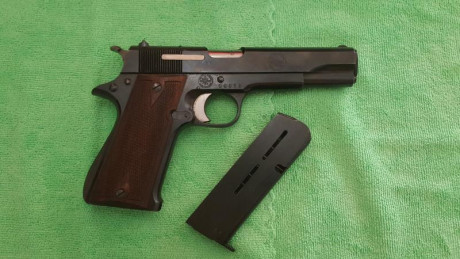 Buenas.
Se vende una "joyita patria", es una Pistola STAR mod. A en 9 mm Largo con el emblema 00