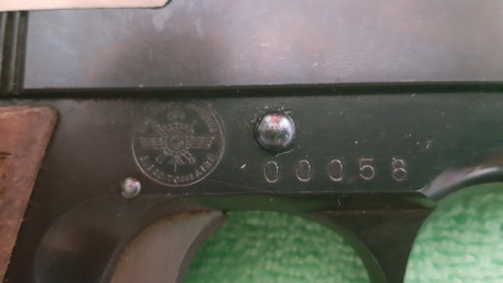 Buenas.
Se vende una "joyita patria", es una Pistola STAR mod. A en 9 mm Largo con el emblema 10