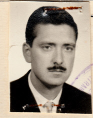  EN RECUERDO Y HOMENAJE A LOS QUE YA NO ESTÁN. 

Si pones en  GOOGLE    PASAPORTES EN LA MEMORIA   da 140