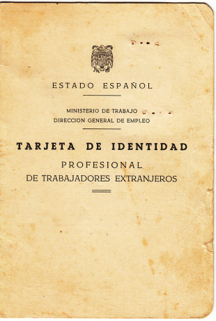  EN RECUERDO Y HOMENAJE A LOS QUE YA NO ESTÁN. 

Si pones en  GOOGLE    PASAPORTES EN LA MEMORIA   da 150