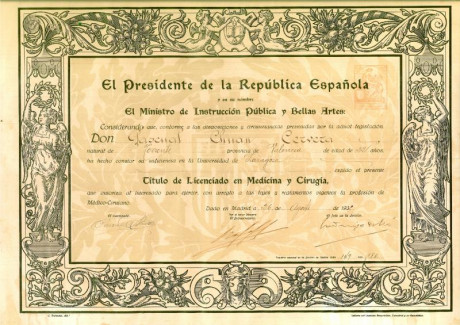  EN RECUERDO Y HOMENAJE A LOS QUE YA NO ESTÁN. 

Si pones en  GOOGLE    PASAPORTES EN LA MEMORIA   da 170