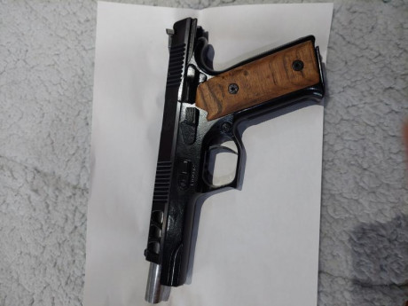 Un compañero de club vende por dejar el tiro por enfermedad pistola olimpic cal.22.(335€).Esta pistola 41