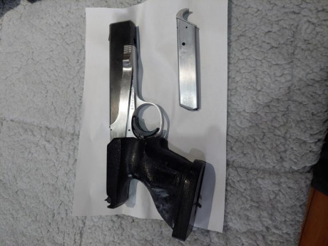 Un compañero de club vende por dejar el tiro por enfermedad pistola olimpic cal.22.(335€).Esta pistola 40