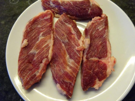 Hoy para comer acelgas hervidas y chuletón de vaca gallega vieja con seis semanas de maduración en cámara 81