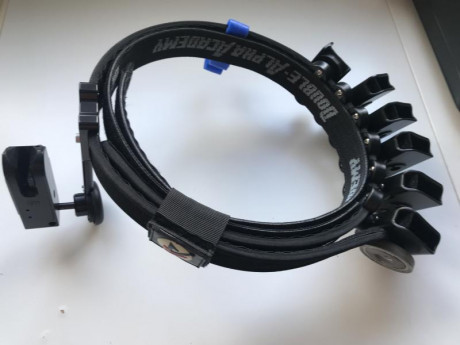 Se venden accesorios para división clasic de ipsc,cinturón talla 34 da, porta cargadores da,funda+inserción 00