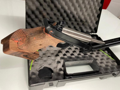 Una compañera de Club vende su Gamo Compact con la que se ha iniciado en el Tiro Olímpico. Recientemente 01