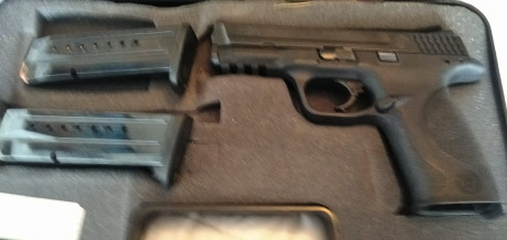 Hola un amigo vende esta pistola Smith Wesson MP9, , mi amigo no la ha usado y el anterior propietario 10