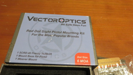 Vendo por no usar mini punto rojo de la marca VECTOR OPTICS en perfecto estado un solo uso comprado por 11