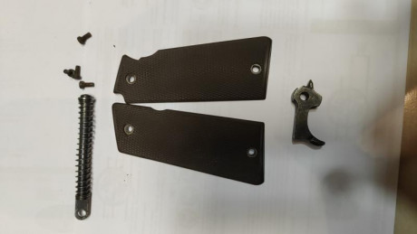 Vendo cachas. 10€ la pareja tf  y wh 670   211056 120