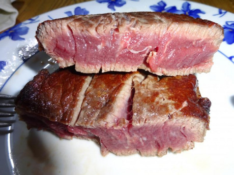 Parece ser “oficial”, o “mandato profesional”, hoy dia en la cocina postmoderna occidental, dejar la carne 80