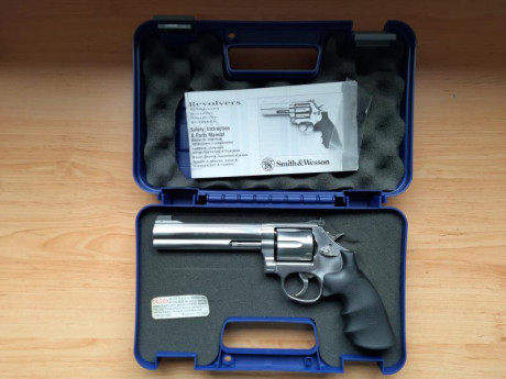    ¡VENDIDO!   

  Vendo revólver Smith & Wesson 686-6'' +P calibres .38 SPL/357 MG.  

Fue comprado 02