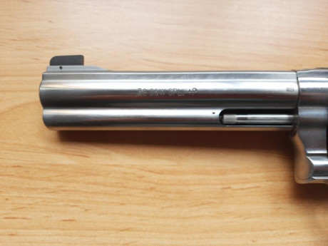    ¡VENDIDO!   

  Vendo revólver Smith & Wesson 686-6'' +P calibres .38 SPL/357 MG.  

Fue comprado 00