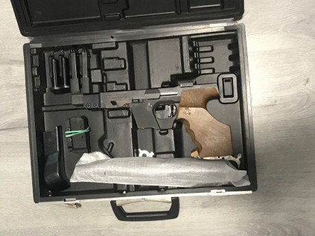 Marca: Walther
Modelo: OSP 2000
Calibre: 32 y 22 corto
Ciudad donde se encuentra : Pamplona
Precio:  500€ 00
