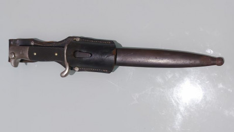 Vendo bayoneta para mauser. Va con el tahali que está como nuevo. Segun el marcaje ACS es de la fabrica 01
