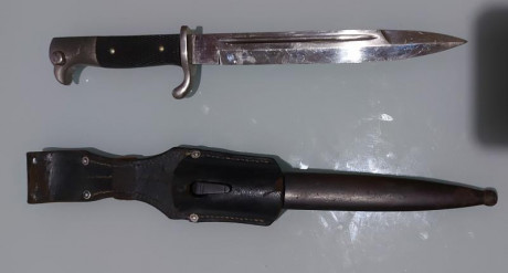 Vendo bayoneta para mauser. Va con el tahali que está como nuevo. Segun el marcaje ACS es de la fabrica 00