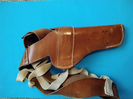 Funda sobaquera de cuero de la marca Llama. En muy buen estado. Se encuentra en Valladolid. 20€. 00