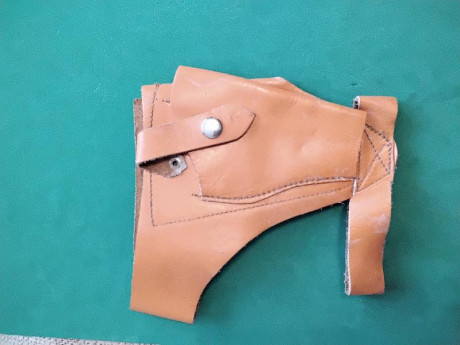 Fundas de cuero para pistola. Se encuentran en Valladolid. El precio en cada foto. 20211124_115242.jpg 00