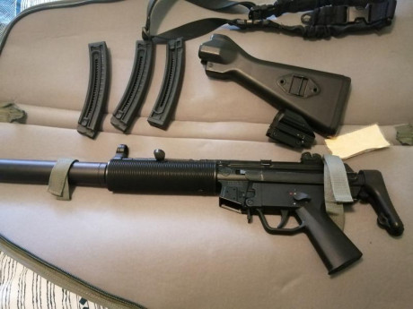 Pongo a la venta esta carabina mp5 SD con 3 cargadores, visor y bolsa de transporte su precio 450+gastos 00