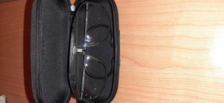 Vendo gafas de tiro al plato de la marca ZEISS. Son ajustables en altura y están en perfecto estado. 50€.
Aaaarriba. 01