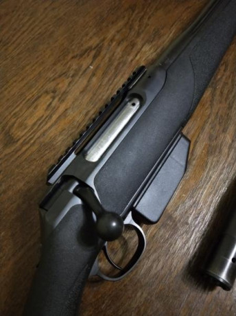 Vendo Sauer 202 sintético con dos cañones, 300 weatherby magnum y 8x68S. En perfecto estado, agrupando 00