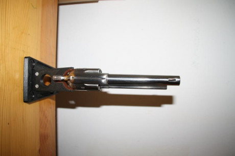 Vendo Cattelman Uberti 1873 del 44-40 en INOX, replica del famoso revolver Colt Cattelman del 1873. Cañón 12