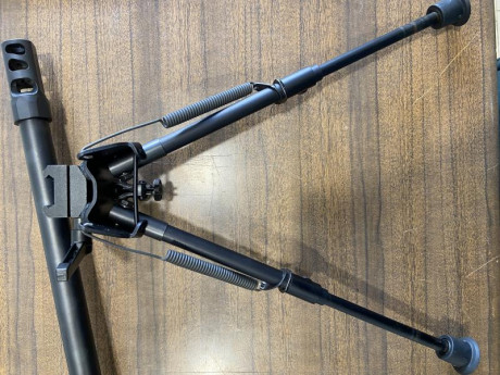 Pues eso, busco un bípode Atlas original 
Un saludo a todos 20