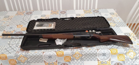 Se vende esta estupenda escopeta por no usarla, estado muy bueno, muy bien cuidada

El cañon lleva un 01