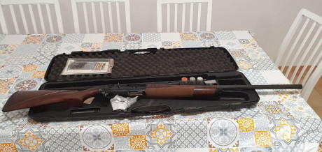 Se vende esta estupenda escopeta por no usarla, estado muy bueno, muy bien cuidada

El cañon lleva un 00
