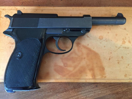 Se vende Walther P38 comercial 9para.(la versión militar se denomina P1) en un estado impecable y cañón 00