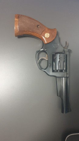 Se encuentra en Málaga Capital. 



 Revolver Astra Cadix 4" .22 LR   En 1958, con motivo de su 50 01