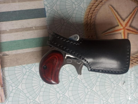 Vendo derringer cal 22lr, original e inscrita en libro de colecciónista y réplicas.
Funda y estuche original.
1100€ 00