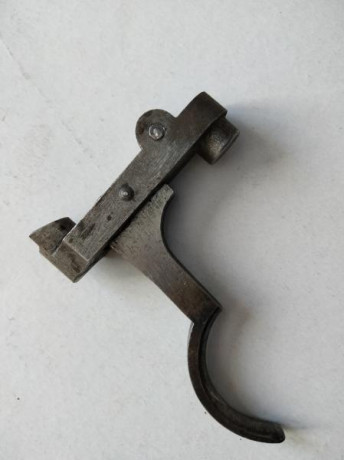 Hola, vendo un disparador de Mauser Gew 98 de la primera guerra mundial, esta en buen estado , no tiene 01