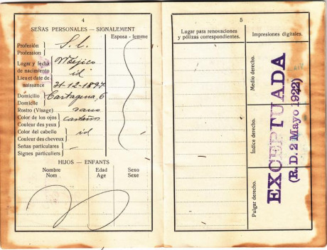  EN RECUERDO Y HOMENAJE A LOS QUE YA NO ESTÁN. 

Si pones en  GOOGLE    PASAPORTES EN LA MEMORIA   da 132