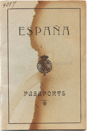  EN RECUERDO Y HOMENAJE A LOS QUE YA NO ESTÁN. 

Si pones en  GOOGLE    PASAPORTES EN LA MEMORIA   da 130
