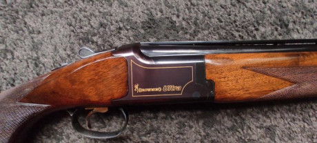 Practicante a estreno por lo que todo está en un perfecto estado. Calibre 12/70. Cañón de 71 cm. Maderas 11