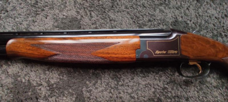 Practicante a estreno por lo que todo está en un perfecto estado. Calibre 12/70. Cañón de 71 cm. Maderas 10