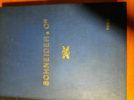 Libro en francés  de 1902 sobre la fabrica de armas Schneider. Se recogen  todos sus productos con abundantes 02