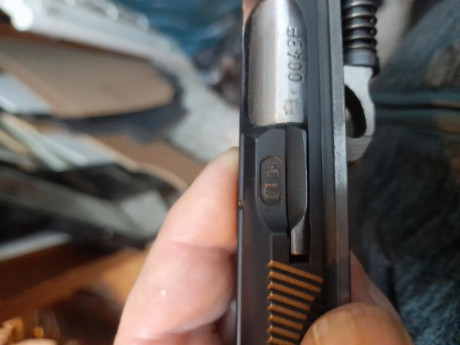  VENDIDA  PISTOLA CZ 75 DOS CALIBRES 22LR Y 9 PB .  CARRO DEL 22LR CON ALZA LPA Y CARRO DEL 9 PB DE COMBATE. 51