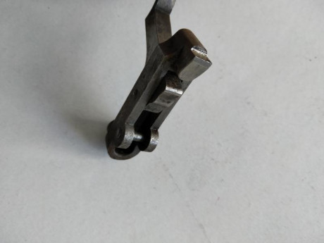 Hola, vendo un disparador de Mauser Gew 98 de la primera guerra mundial, esta en buen estado , no tiene 11