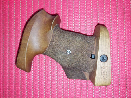 Vendo empuñadura Kn Nill para revolver S&W en perfecto estado como se puede comprobar en las fotos.
La 02