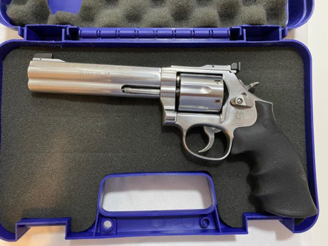 Vendo Smith Wesson 686 38 spl target.
El Revolver es del calibre 38 spl y solo de ese calibre , por lo 02
