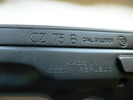 Hola, vendo pistola CZ 75 B 9 mm. junto con el kit del 22 LR. 
Está guiada en F.
Con sus 2 cajas. Dos 41