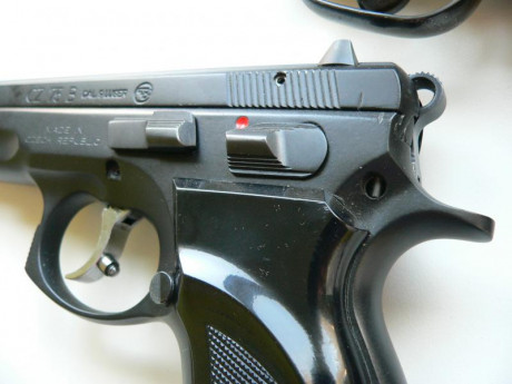 Hola, vendo pistola CZ 75 B 9 mm. junto con el kit del 22 LR. 
Está guiada en F.
Con sus 2 cajas. Dos 50