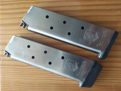   VENDIDO   Cargador original HK para USP STANDARD, aunque también vale para el modelo Compact, estado 20