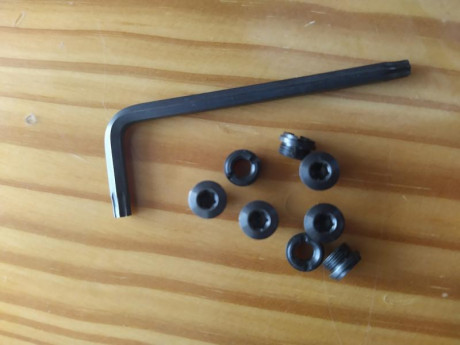   VENDIDO   Cargador original HK para USP STANDARD, aunque también vale para el modelo Compact, estado 72