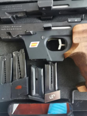 Se vende walther calibre 32 con carro del 22. En buen estado. Dos cargadores de cada. Se puede probar 00