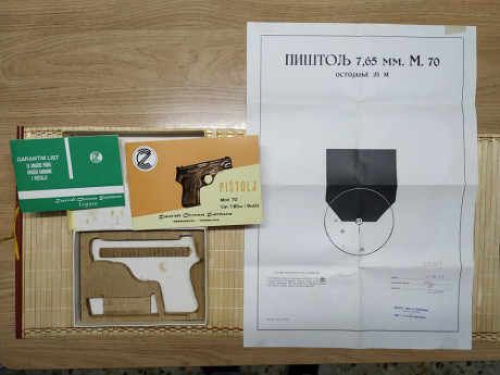 Escasísima  (al menos en España) caja original de la pistola yugoslava  Zastava Mod 70 de calibre 7,65 02
