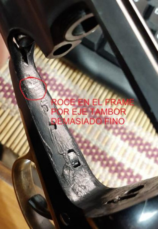 ¡Buenas!

Publico esto, lo primero, para subir alguna foto de mi Remington 1858 (1863). ¡Estoy encantado 40